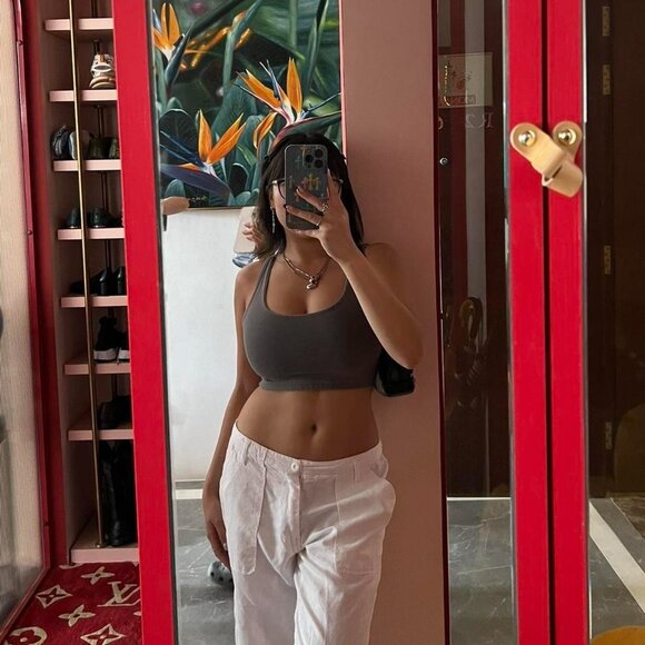 Brandy Melville Grey Lydia Top - Picture 2 of 2